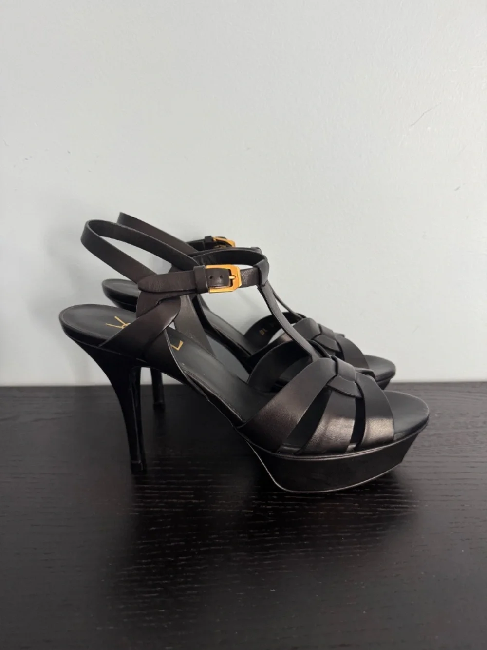 Saint Laurent Tribute Patent Leather Platform Sandal - Picture 3 of 10
